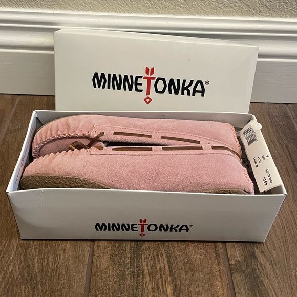 Minnetonka Pink Women's Moccasins - Picture 4 of 6